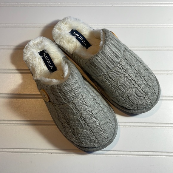 Like new nautica cable slippers gray size 5-6 - Picture 1 of 7